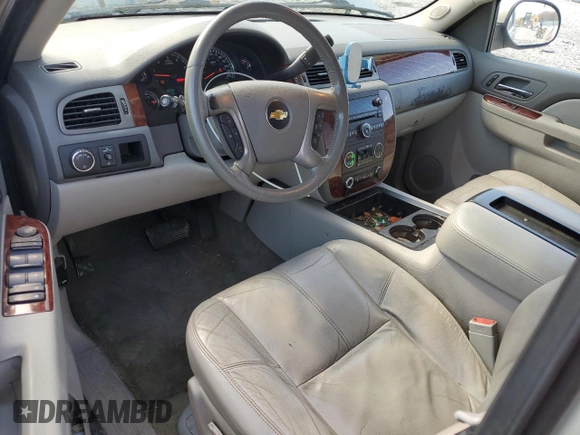 2013 Chevrolet Tahoe LT z VIN 1GNSCBE00DR361094, wystawiony jako Copart lot #48332975 z przebiegiem 177 534 mil mil oraz Szkoda całkowita • Salvage title. Historia ofert i sprzedaży dostępna na DreamBid. Obrazek 8.