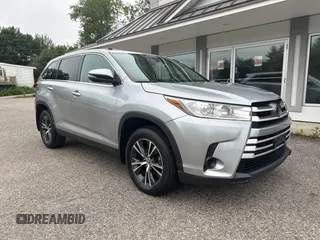 2019 Toyota Highlander LE with VIN 5TDBZRFH9KS945111, listed as a IAAI auction lot 42727416 with 179,416 mi miles and . Bid and sale history available at DreamBid. Image 1.