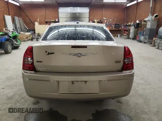 2009 Chrysler 300 z VIN 2C3KK53V69H586188, wystawiony jako Copart lot #50994545 z przebiegiem 157 861 mil mil oraz Szkoda całkowita • Salvage title. Historia ofert i sprzedaży dostępna na DreamBid. Obrazek 6.