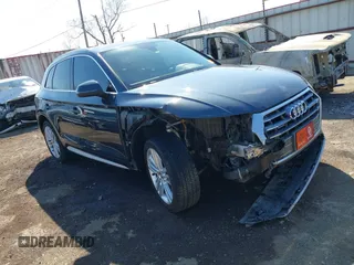 2018 Audi Q5 Premium Plus z VIN WA1BNAFY7J2149356, wystawiony jako IAAI lot #41851706 z przebiegiem 134 874 mil mil oraz . Historia ofert i sprzedaży dostępna na DreamBid. Obrazek 1.