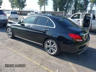 2018 Mercedes-Benz C 300 z VIN 55SWF4JB4JU273394, wystawiony jako IAAI lot #42497154 z przebiegiem 55 606 mil mil oraz . Historia ofert i sprzedaży dostępna na DreamBid. Obrazek 3.