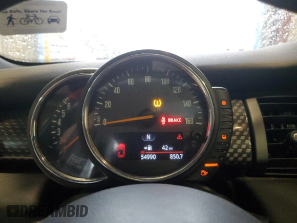 2017 MINI Hardtop Cooper S with VIN WMWXP7C50H3C61844, listed as a Copart auction lot 52209495 with 54,990 mi miles and Salvage Title. Bid and sale history available at DreamBid. Image 9.