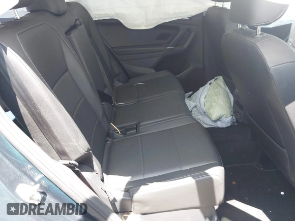 2018 Volkswagen Tiguan SEL with VIN 3VV2B7AX9JM058518, listed as a IAAI auction lot 42558129 with 82,807 mi miles and . Bid and sale history available at DreamBid. Image 8.