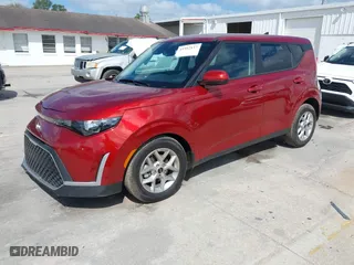2025 Kia Soul LX with VIN KNDJ23AU0S7257011, listed as a IAAI auction lot 41952117 with 877 mi miles. Bid and sale history available at carsss.com. Image 17.