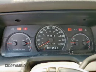 2004 Ford Crown Victoria LX z VIN 2FAFP74W54X184815, wystawiony jako Copart lot #57280725 z przebiegiem 294 513 mil mil oraz Szkoda całkowita • Salvage title. Historia ofert i sprzedaży dostępna na DreamBid. Obrazek 9.