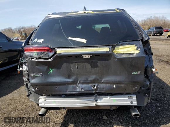 2021 Toyota RAV4 XLE with VIN 2T3W1RFV8MC098471, listed as a Copart auction lot 50675815 with 56,949 mi miles and Salvage Title. Bid and sale history available at carsss.com. Image 6.