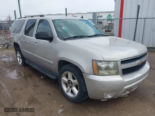 2007 Chevrolet Suburban LT with VIN 3GNFC16J37G135171, listed as a IAAI auction lot 41672943 with 1 mi miles. Bid and sale history available at carsss.com. Image 1.
