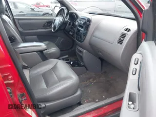 2002 Ford Escape XLT Choice with VIN 1FMCU04122KD84869, listed as a IAAI auction lot 41797569 with 181,346 mi miles. Bid and sale history available at carsss.com. Image 5.
