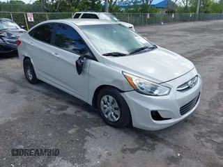 2016 Hyundai Accent SE z VIN KMHCT4AE4GU110456, wystawiony jako IAAI lot #42203494 z przebiegiem 97 409 mil mil oraz . Historia ofert i sprzedaży dostępna na DreamBid. Obrazek 1.