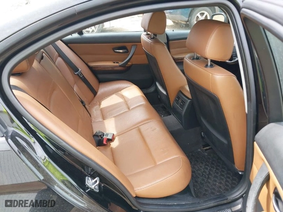 2011 BMW 3 Series 328i with VIN WBAPH7C51BE678914, listed as a IAAI auction lot 41945556 with 171,271 mi miles. Bid and sale history available at carsss.com. Image 8.