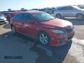 2011 Toyota Camry LE z VIN 4T1BF3EKXBU651176, wystawiony jako IAAI lot #42230614 z przebiegiem 157 729 mil mil oraz . Historia ofert i sprzedaży dostępna na DreamBid. Obrazek 1.
