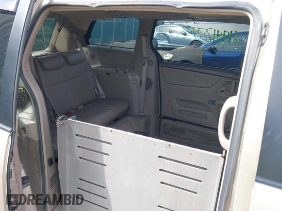 2008 Toyota Sienna XLE with VIN 5TDZK22C68S188410, listed as a IAAI auction lot 41941789 with 164,147 mi miles and . Bid and sale history available at DreamBid. Image 8.