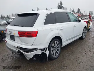 2018 Audi Q7 Premium Plus with VIN WA1LHAF77JD045828, listed as a IAAI auction lot 41631378 with 63,199 mi miles. Bid and sale history available at carsss.com. Image 4.