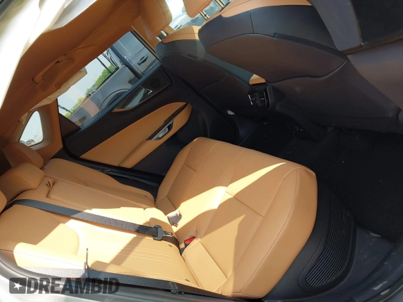 2024 Lexus NX 350h Premium z VIN 2T2GKCEZ6RC019104, wystawiony jako IAAI lot #42475819 z przebiegiem 15 870 mil mil oraz . Historia ofert i sprzedaży dostępna na DreamBid. Obrazek 8.