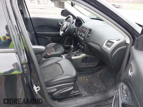 2018 Jeep Compass Altitude with VIN 3C4NJDBB2JT108035, listed as a IAAI auction lot 42013400 with 179,886 mi miles and . Bid and sale history available at carsss.com. Image 5.
