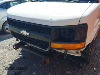 2008 Chevrolet Express Cargo Van with VIN 1GCGG25CX81172230, listed as a IAAI auction lot 41679407 with 1 mi miles. Bid and sale history available at carsss.com. Image 6.