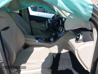 2019 Mercedes-Benz GLC 300 z VIN WDC0G4KB9KF606523, wystawiony jako IAAI lot #42301376 z przebiegiem 61 961 mil mil oraz . Historia ofert i sprzedaży dostępna na DreamBid. Obrazek 5.