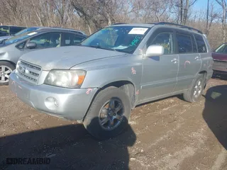 2006 Toyota Highlander w/3rd Row with VIN JTEEP21A660152471, listed as a IAAI auction lot 41813846 with 336,713 mi miles. Bid and sale history available at carsss.com. Image 2.