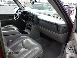 2004 Chevrolet Suburban Z71 with VIN 3GNFK16Z94G241614, listed as a IAAI auction lot 41808210 with 285,054 mi miles. Bid and sale history available at carsss.com. Image 5.