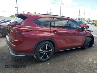 2022 Toyota Highlander XSE with VIN 5TDLZRAH7NS131474, listed as a Copart auction lot 51519625 with 74,070 mi miles and Salvage title. Bid and sale history available at DreamBid. Image 3.