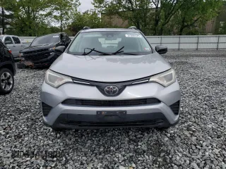 2017 Toyota RAV4 LE z VIN 2T3BFREVXHW547834, wystawiony jako Copart lot #57886525 z przebiegiem 97 586 mil mil oraz Szkoda całkowita • Salvage title. Historia ofert i sprzedaży dostępna na DreamBid. Obrazek 5.
