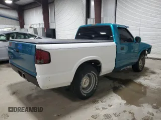 1994 GMC Sonoma with VIN 1GTCS1441RK520655, listed as a Copart auction lot 49956605 with 109,399 mi miles and Salvage Title. Bid and sale history available at DreamBid. Image 3.