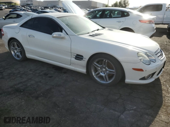 2008 Mercedes-Benz SL 550 z VIN WDBSK71FX8F136660, wystawiony jako Copart lot #53277185 z przebiegiem 74 827 mil mil oraz Szkoda całkowita • Salvage title. Historia ofert i sprzedaży dostępna na DreamBid. Obrazek 4.