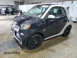2016 Smart fortwo Passion with VIN WMEFJ5DA9GK067011, listed as a Copart auction lot 46152325 with 61,195 mi miles and Salvage Title. Bid and sale history available at DreamBid. Image 1.