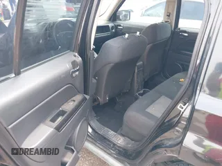 2010 Jeep Patriot Sport z VIN 1J4NT2GB1AD529283, wystawiony jako IAAI lot #42306792 z przebiegiem 195 840 mil mil oraz . Historia ofert i sprzedaży dostępna na DreamBid. Obrazek 15.