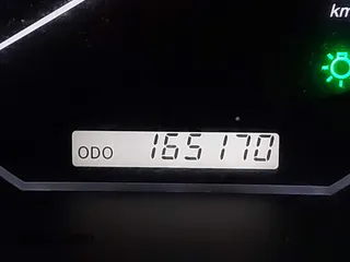 2005 Lexus RX 330 z VIN 2T2HA31U95C042484, wystawiony jako IAAI lot #42552417 z przebiegiem 165 170 mil mil oraz . Historia ofert i sprzedaży dostępna na DreamBid. Obrazek 7.