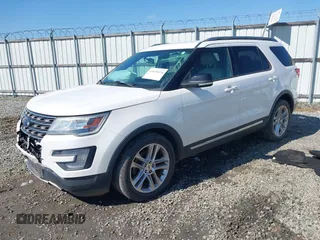 2017 Ford Explorer XLT z VIN 1FM5K7D81HGD96172, wystawiony jako IAAI lot #41620454 z przebiegiem 122 937 mil mil oraz . Historia ofert i sprzedaży dostępna na DreamBid. Obrazek 2.