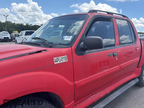 2004 Ford Explorer Sport Trac XLS z VIN 1FMZU67KX4UC40253, wystawiony jako IAAI lot #42894779 z przebiegiem 165 814 mil mil oraz . Historia ofert i sprzedaży dostępna na DreamBid. Obrazek 36.