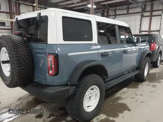2023 Ford Bronco z VIN 1FMDE4DH2PLA40790, wystawiony jako IAAI lot #41734806 z przebiegiem 19 913 mil mil oraz . Historia ofert i sprzedaży dostępna na DreamBid. Obrazek 4.