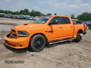 2015 Ram 1500 Sport z VIN 1C6RR7MT5FS702099, wystawiony jako Copart lot #59433445 z przebiegiem 92 060 mil mil oraz Szkoda całkowita • Salvage title. Historia ofert i sprzedaży dostępna na DreamBid. Obrazek 1.