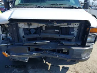 2013 Ford Econoline Cargo Commercial с VIN 1FTNE2EL7DDA63780, выставлен на аукционе IAAI как лот 42292669 с пробегом 277 085 миль миль и . История ставок и продаж доступна на DreamBid. Изображение 18.