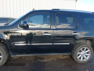2013 GMC Yukon Denali with VIN 1GKS2EEF9DR208591, listed as a IAAI auction lot 41802138 with 160,371 mi miles. Bid and sale history available at carsss.com. Image 15.