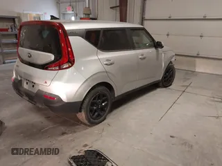 2020 Kia Soul S with VIN KNDJ23AU5L7016093, listed as a IAAI auction lot 41398818 with 113,819 mi miles. Bid and sale history available at carsss.com. Image 4.