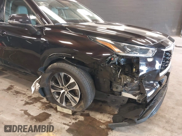 2021 Toyota Highlander XLE with VIN 5TDHZRBH1MS106203, listed as a IAAI auction lot 42645027 with 59,172 mi miles and . Bid and sale history available at DreamBid. Image 6.