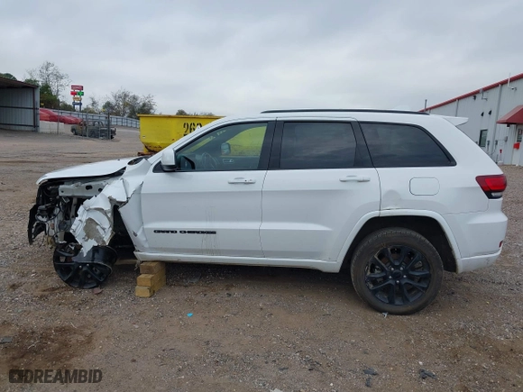2021 Jeep Grand Cherokee Laredo X with VIN 1C4RJEAG7MC813353, listed as a IAAI auction lot 38105159 with 81,621 mi miles. Bid and sale history available at carsss.com. Image 15.