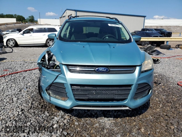 2013 Ford Escape SE with VIN 1FMCU0G99DUD03147, listed as a Copart auction lot 60152775 with 156,551 mi miles and Salvage title. Bid and sale history available at DreamBid. Image 5.
