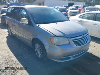 2014 Chrysler Town & Country Touring L 30th Anniversary z VIN 2C4RC1CG0ER179943, wystawiony jako IAAI lot #41420688 z przebiegiem 238 340 mil mil oraz . Historia ofert i sprzedaży dostępna na DreamBid. Obrazek 1.