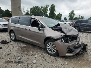2017 Chrysler Pacifica Touring with VIN 2C4RC1DG6HR610644, listed as a Copart auction lot 63531525 with 92,381 mi miles and Clean title. Bid and sale history available at DreamBid. Image 4.