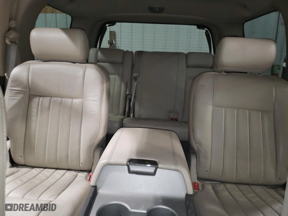 2004 Lincoln Navigator Luxury with VIN 5LMFU28R84LJ19005, listed as a Copart auction lot 61062514 with 171,598 mi miles and Non Repairable. Bid and sale history available at carsss.com. Image 10.