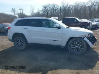 2018 Jeep Grand Cherokee Limited with VIN 1C4RJFBG2JC108914, listed as a IAAI auction lot 41650439 with 82,643 mi miles and . Bid and sale history available at DreamBid. Image 13.