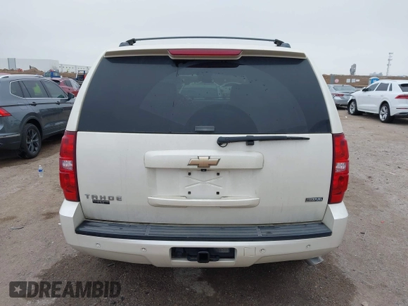 2008 Chevrolet Tahoe LTZ z VIN 1GNFK13018R177922, wystawiony jako IAAI lot #41526809 z przebiegiem 226 636 mil mil oraz . Historia ofert i sprzedaży dostępna na DreamBid. Obrazek 16.