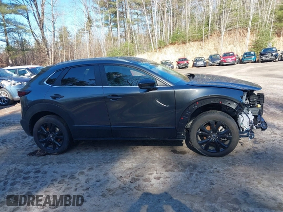 2025 Mazda CX-30 S Select Sport z VIN 3MVDMBBM4SM752011, wystawiony jako IAAI lot #41505023 z przebiegiem 1 601 mil mil oraz . Historia ofert i sprzedaży dostępna na DreamBid. Obrazek 14.