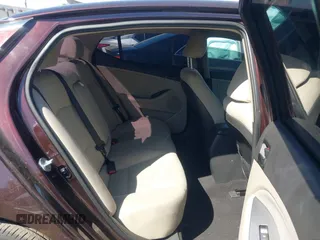 2015 Kia Optima LX z VIN 5XXGM4A71FG463939, wystawiony jako IAAI lot #41838294 z przebiegiem 70 274 mil mil oraz . Historia ofert i sprzedaży dostępna na DreamBid. Obrazek 8.