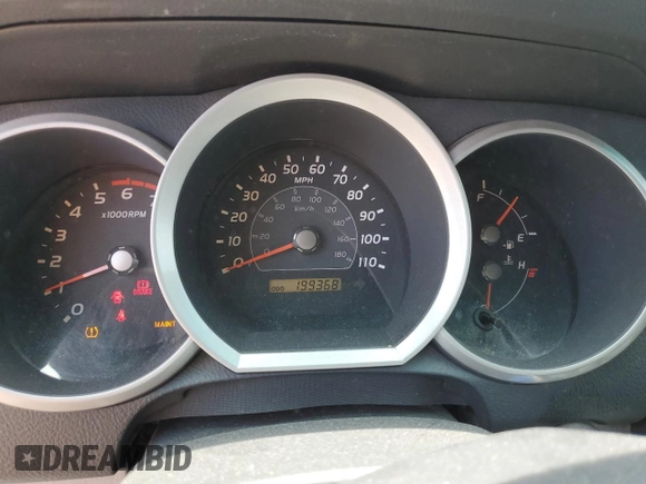2008 Toyota 4Runner SR5 z VIN JTEZU14R38K007773, wystawiony jako Copart lot #60288785 z przebiegiem 199 368 mil mil oraz Czysty tytuł • Clean title. Historia ofert i sprzedaży dostępna na DreamBid. Obrazek 9.