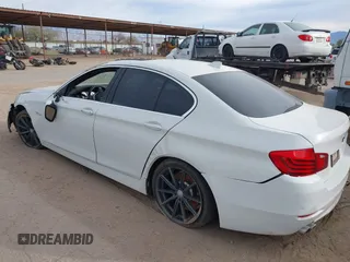 2015 BMW 5 Series 528i z VIN WBA5A5C54FD523138, wystawiony jako IAAI lot #41067885 z przebiegiem Nie podano mil oraz . Historia ofert i sprzedaży dostępna na DreamBid. Obrazek 3.