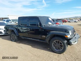 2023 Jeep Gladiator Overland with VIN 1C6HJTFG2PL564318, listed as a IAAI auction lot 41637657 with 30,368 mi miles. Bid and sale history available at carsss.com. Image 13.
